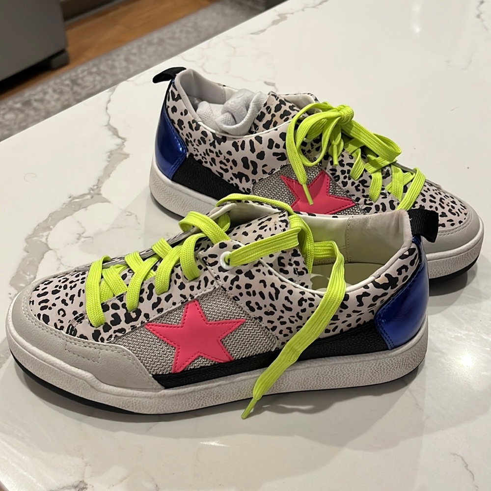Brand new Steve Madden tennis shoes